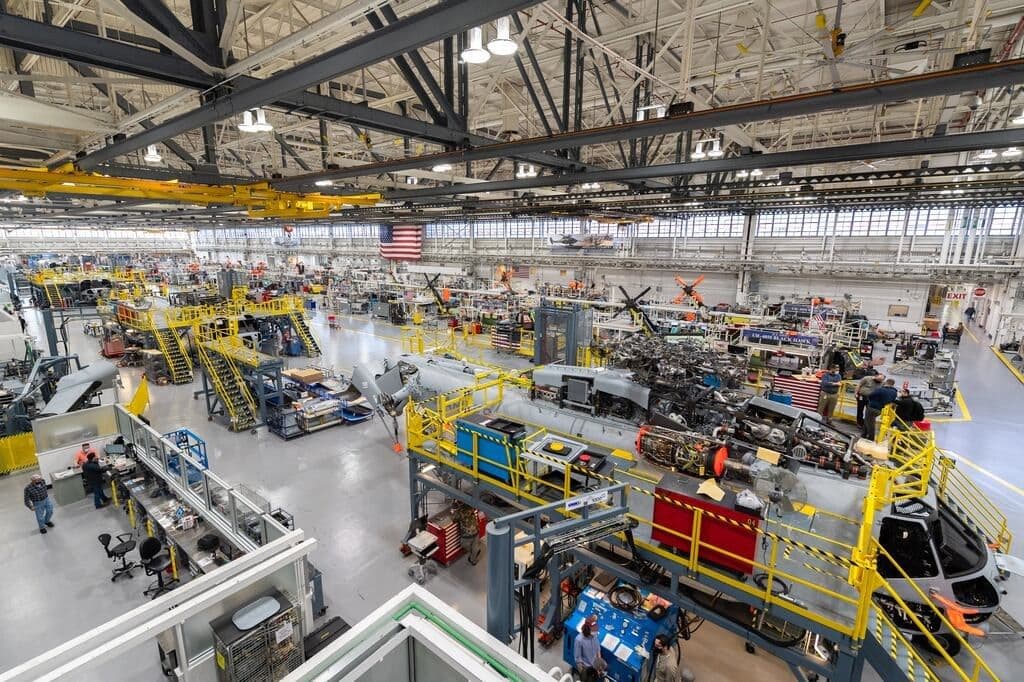 Defense Manufacturer Financing Expanded in SBA-War Department Pact